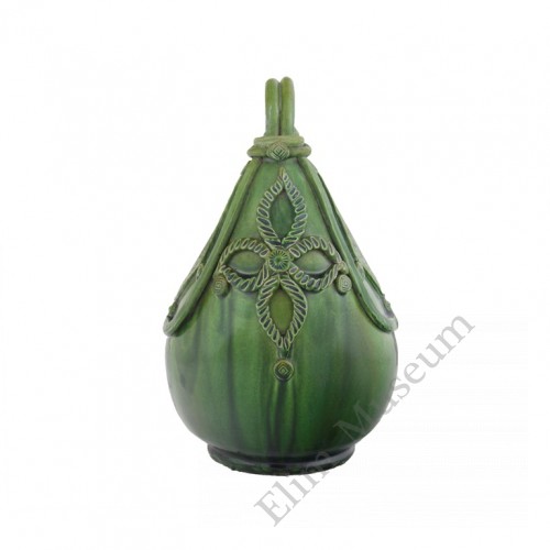 1322   A 10th C. Liao Dynasty Geen Glaze Cockscomb Vase